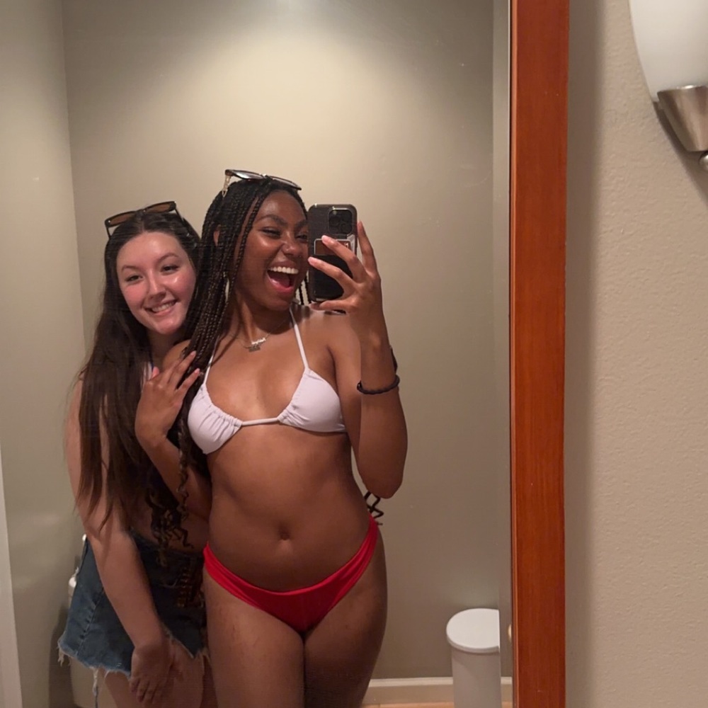 Meet your Posher, Victoria